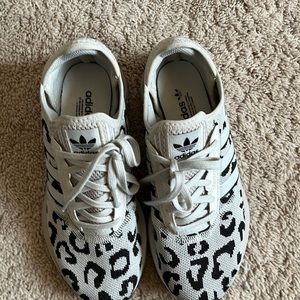 adidas swift run leopard print